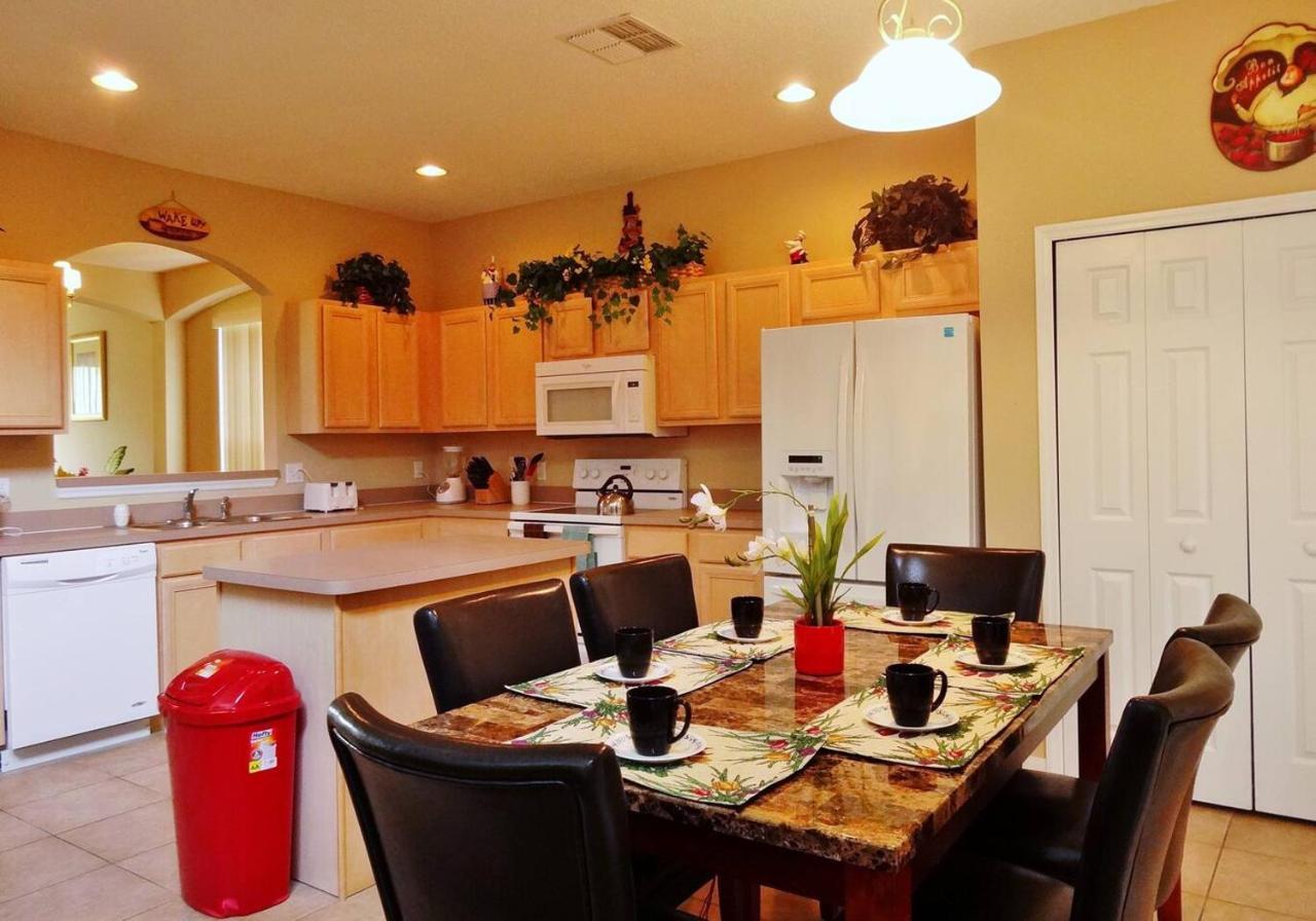 Edwin Island - Luxury Home, Excellent Location, Gated-Community Кисими Екстериор снимка